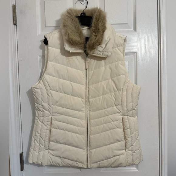 Talbots puffer vest - Picture 1 of 7